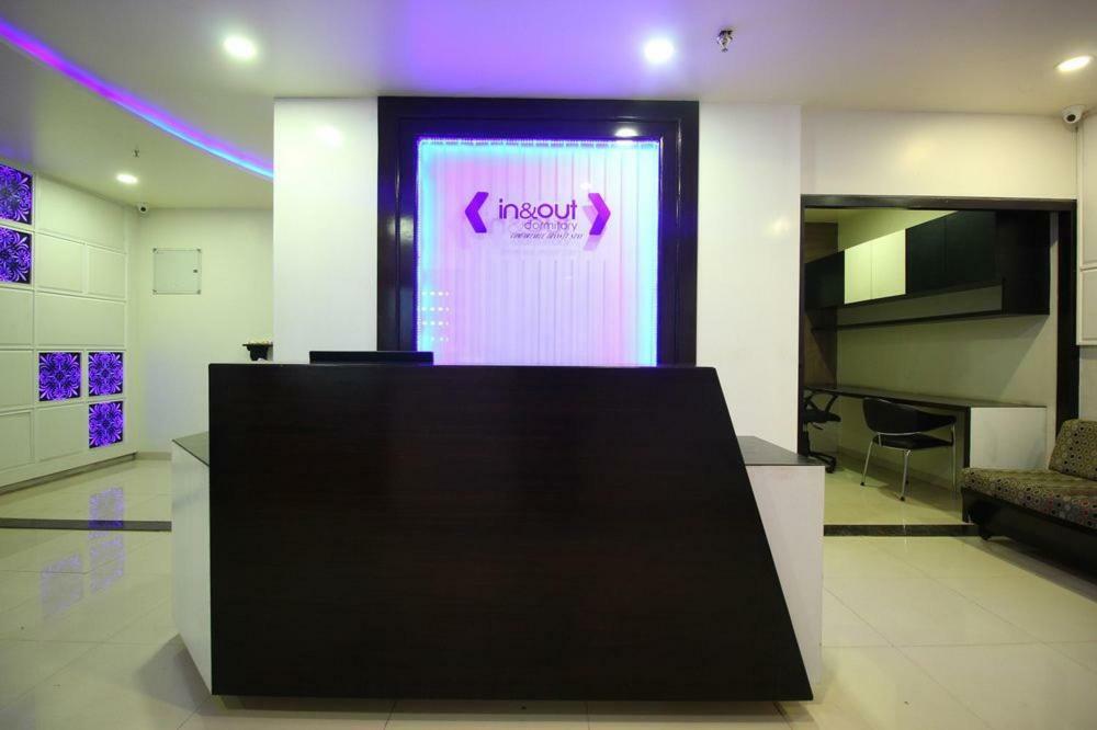 In & Out Dormitory Ahmedabad Exteriör bild